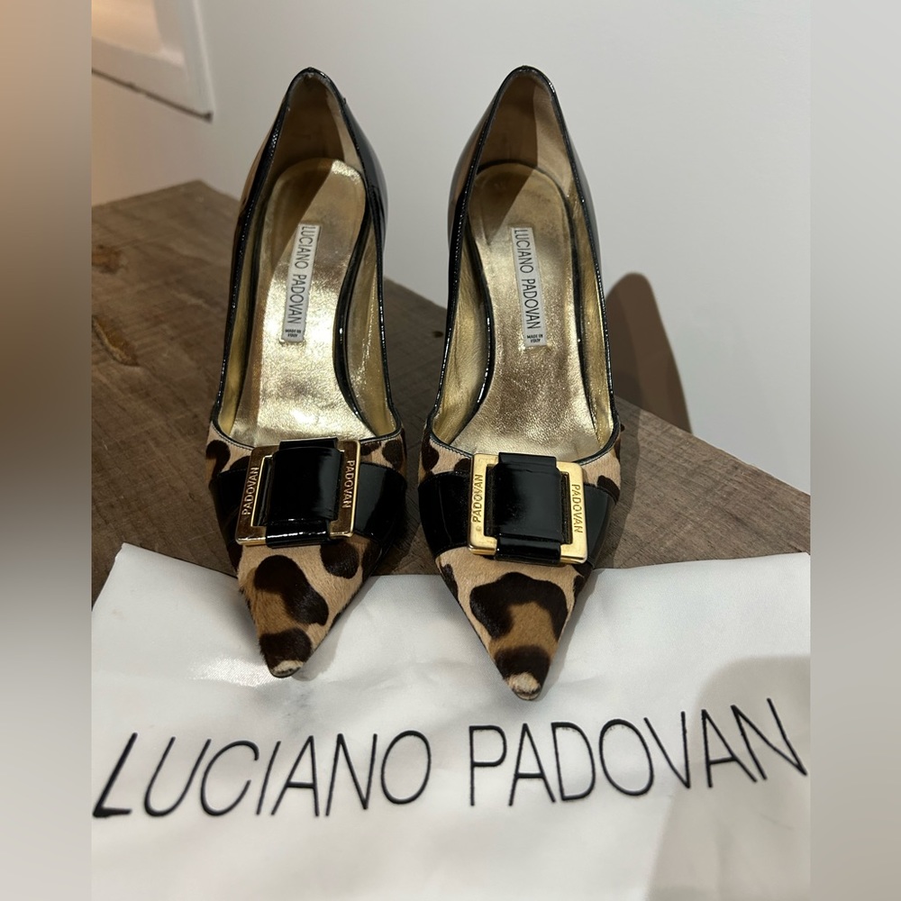 Luciano Padovan black leather pump with leopard print and gold accent - size 37